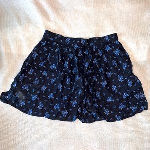 AMERICAN EAGLE NAVY FLORAL SKIRT
